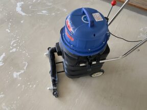 教室整備でフル回転